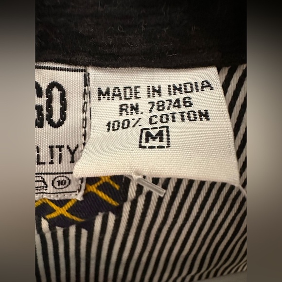 Way To Go Vintage Striped Black and White Medal Graphic Button Down Shirt NWT - Picture 7 of 7